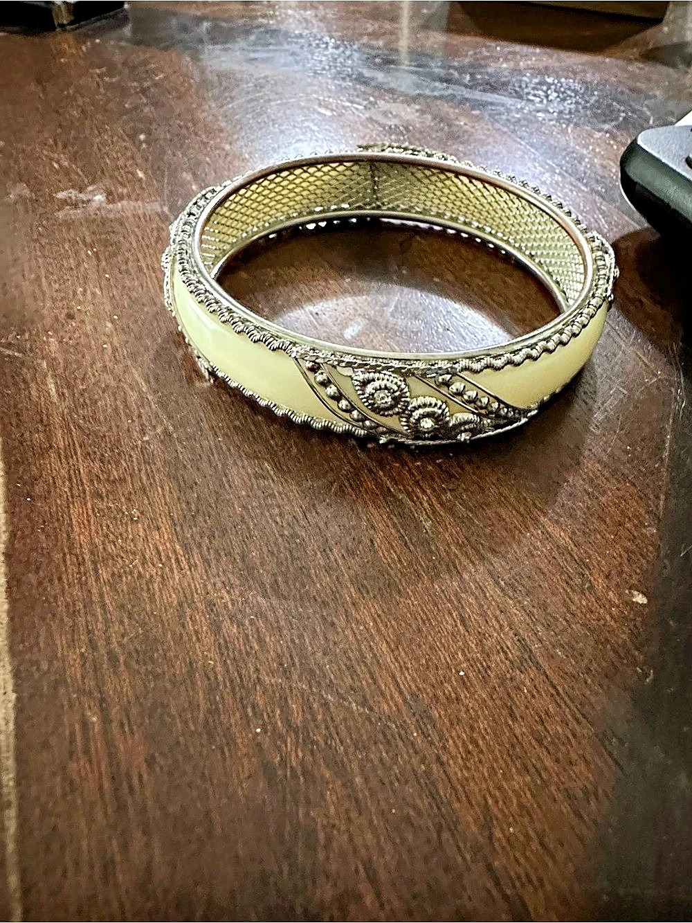 Dundat Silver & White Embellished Bangle
